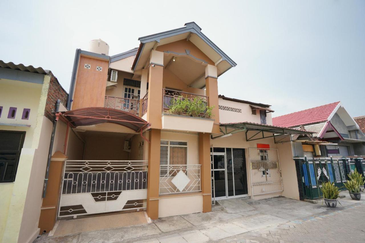 Oyo 2656 Az Zahra Residence Syariah Surabaja Exteriér fotografie