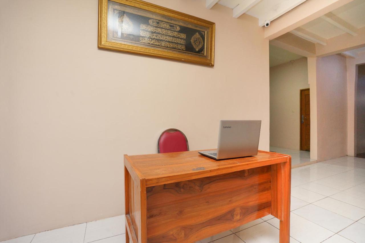 Oyo 2656 Az Zahra Residence Syariah Surabaja Exteriér fotografie